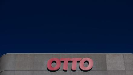 Der Onlinehändler Otto hat die Entlassung von Callcenter-Mitarbeitern angekündigt. (Archivbild) 
