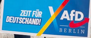 AfD-Plakat mit der Aufschrift „Zeit für Deutschand“.