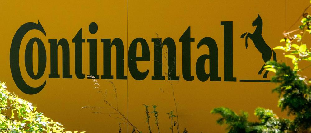 Das Continental Logo hängt an einer Wand nahe der neuen Zentrale in Hannover. 