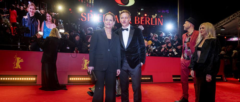 Claudia Michelsen und Tom Wlaschiha bei der Premiere zum Film „Das Licht“ und der Eröffnungsgala im Berlinale-Palast am Potsdamer Platz, in Berlin.