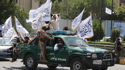 Für die militant-islamistischen Taliban ist der Jahrestag des Abzugs der US-geführten Truppen aus Afghanistan ein Grund zum Feiern.