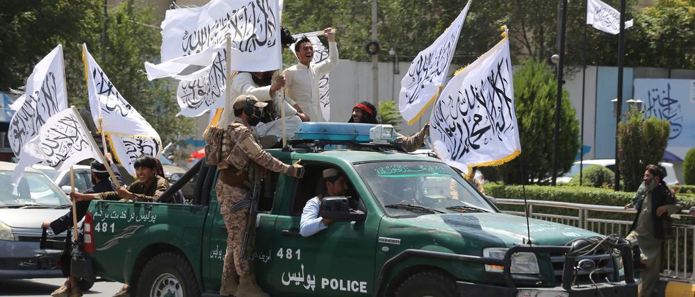 Für die militant-islamistischen Taliban ist der Jahrestag des Abzugs der US-geführten Truppen aus Afghanistan ein Grund zum Feiern.
