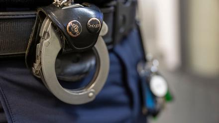 Die alarmierten Bundespolizisten warteten auf die Frau und brachten sie in eine Klinik. (Symbolbild)