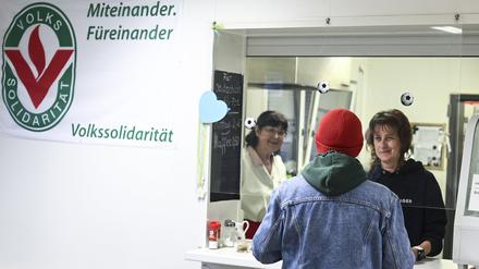 Ausgabetresen der Suppenküche: „Wir fragen nicht, warum jemand hier ist.“