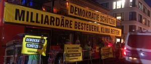 Demo vor Wahlkampfveranstaltung zur Bundestagswahl 2025 der CDU Brandenburg mit Kanzlerkandidat Friedrich Merz am 18.2.2025 in Potsdam, Schinkelhalle