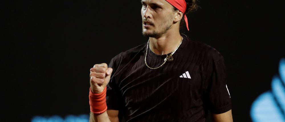 Zverev mühte sich in der Hitze von Rio zum Auftaktsieg.