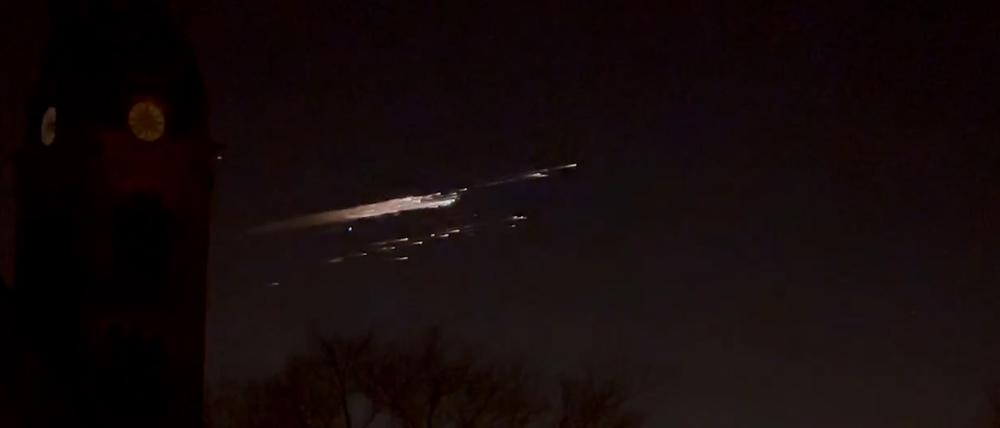In den frühen Morgenstunden des 19.02.2025 erhellt ein Lichtschweif den Nachthimmel für einige Sekunden.