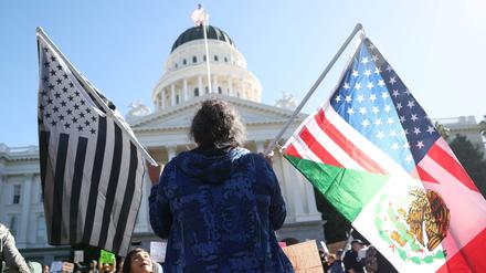 Anti-Trump-Protest am 5. Februar vor dem California State Capitol in Sacramento.