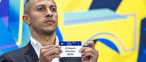 Bei der Auslosung für das Achtelfinale heißt es für die Bayern: Leverkusen oder Atlético Madrid. 