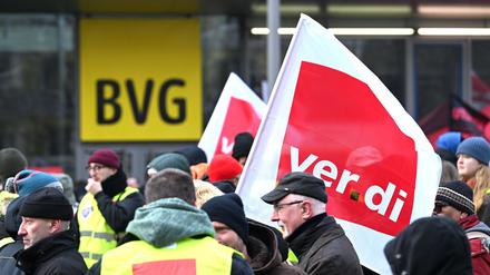 Neben der BVG sind morgen die Berliner Wasserbetriebe und die Stadtwerke Cottbus von Verdi-Warnstreiks betroffen. (Archivbild)