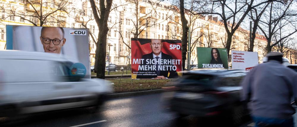 Wahlplakate in Prenzlauer Berg.