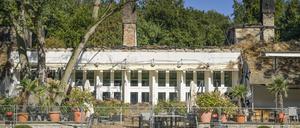 Ruine des ausgebrannten Teehauses im Englischer Garten im Tiergarten.