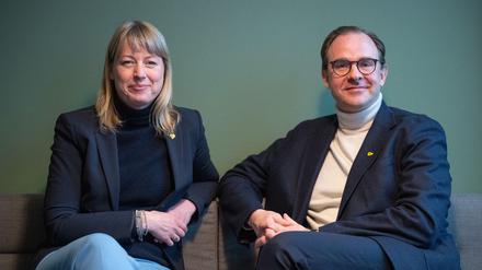 Bleiben Teil des Vorstands-Teams: BVG-Chef Henrik Falk (rechts) und Personalchefin Jenny Zeller-Grothe, die künftig auch den Betrieb verantwortet. (Archivbild)
