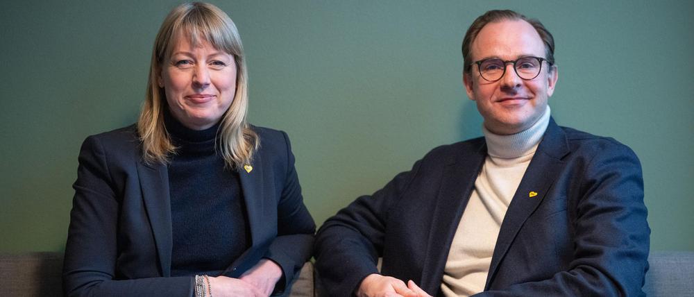 Bleiben Teil des Vorstands-Teams: BVG-Chef Henrik Falk (rechts) und Personalchefin Jenny Zeller-Grothe, die künftig auch den Betrieb verantwortet. (Archivbild)