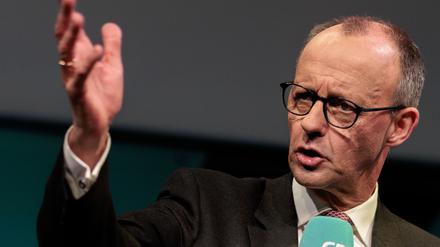 „Wir müssen jetzt Prioritäten neu ordnen“, sagt Friedrich Merz. 