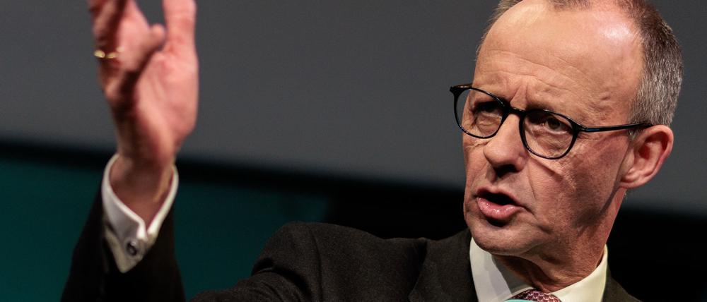 „Wir müssen jetzt Prioritäten neu ordnen“, sagt Friedrich Merz.