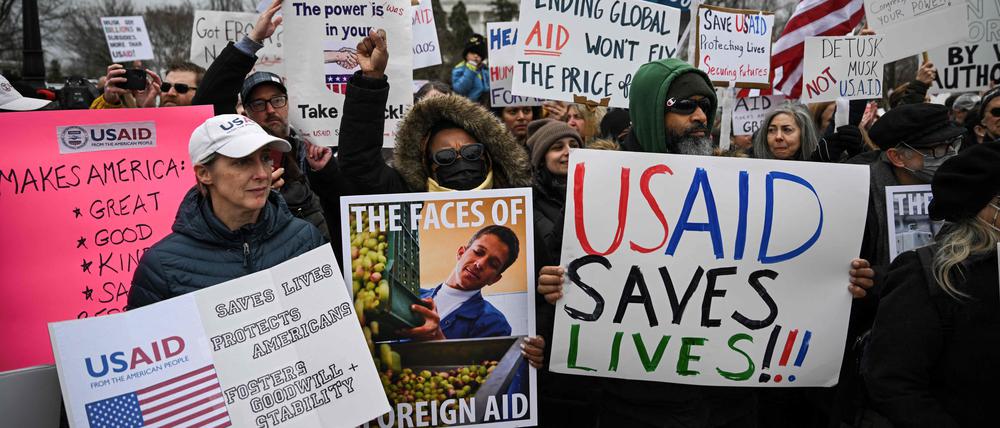 Demonstration gegen den Kahlschlag bei USAID in Washington.
