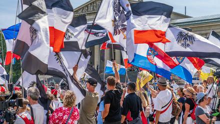 Reichsbürger-Treffen, Kundgebung auf dem Königsplatz in München.