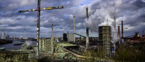 Das Stahlwerk und die Kokerei von ThyssenKrupp in Duisburg