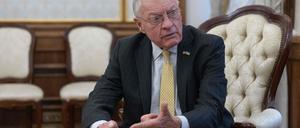 Dieses vom Pressedienst des ukrainischen Präsidenten am 19. Februar 2025 veröffentlichte Foto zeigt den US-Sondergesandten bei einem Gespräch mit dem Leiter des ukrainischen Präsidialamtes während ihres Treffens in Kiew.
