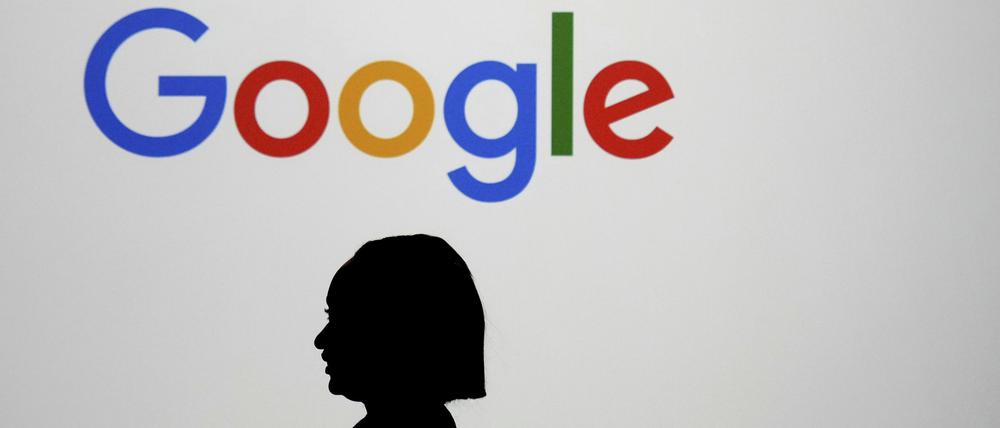 Das Berliner Unternehmen Idealo wirft der US-Suchmaschine Google vor, eigene Dienste gegenüber Wettbewerbern zu bevorzugen.