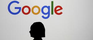 Das Berliner Unternehmen Idealo wirft der US-Suchmaschine Google vor, eigene Dienste gegenüber Wettbewerbern zu bevorzugen.