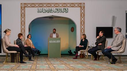 Podiumsdiskussion in der Khadija Moschee