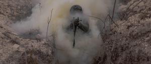 Ein ukrainischer Soldat in der umkämpften Region Donezk. Vor genau drei Jahren begann Russland seinen Großangriff auf das Nachbarland.