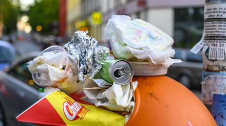 Einwegverpackungen sollen eigentlich reduziert werden. Doch viele Imbisse und Restaurants ignorieren das.