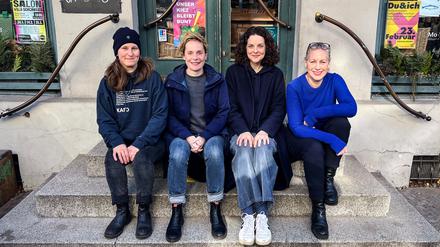 Potsdamer Initiative „Unternehmen bekennen Farbe“ und rufen zur Wahl demokratischer Parteien auf. Die Initiatorinnen Anja Behringer, Lena Frenkel, Anna Heimann, Julia von La Chevallerie (v.l.).