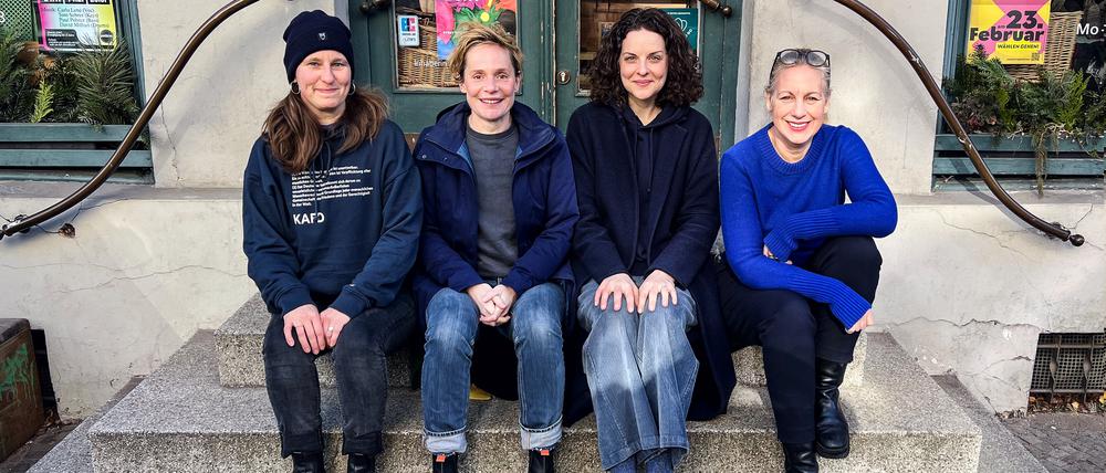 Potsdamer Initiative „Unternehmen bekennen Farbe“ und rufen zur Wahl demokratischer Parteien auf. Die Initiatorinnen Anja Behringer, Lena Frenkel, Anna Heimann, Julia von La Chevallerie (v.l.).