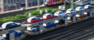 Der Preisabstand zwischen Verbrennern und E-Autos verkleinert sich laut einer Experteneinschätzung weiter.