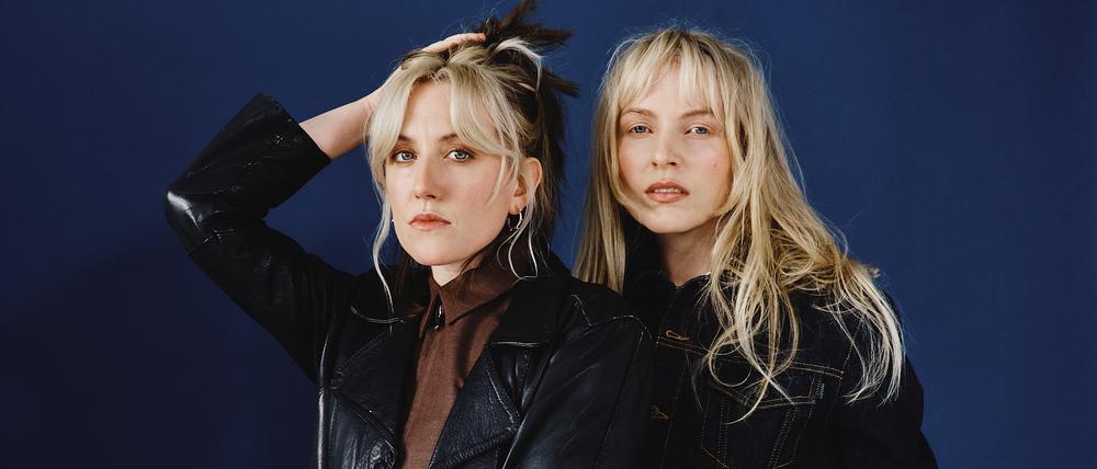 Das britische Pop-Duo Ider (Lily Somerville und Megan Markwick). 