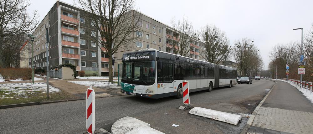 Diskussion über den Verkehr im Schlaatz: Der 693er-Bus soll öfter fahren und einen zusätzlichen Halt bekommen, lautet eine der Forderungen von Anwohnern.
