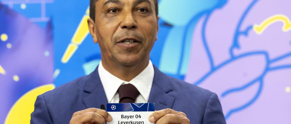 Bayern-Legende Giovane Elber zogt das deutsche Duell.