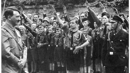 Hitlerjugend and Adolf Hitler Adolf Hitler inspects the Hiter-Jugend and receives the salute at Erfurt. Date: 1933 PUBLICATIONxINxGERxSUIxAUTxONLY Copyright: CopyrightxcGeminix2023.xCredit:xGemini 12005323