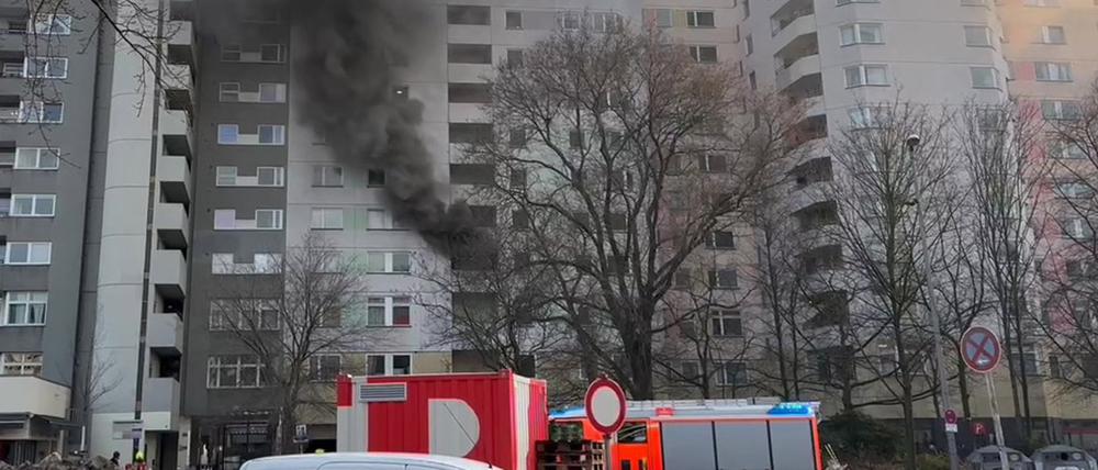 Fünf Anwohner mussten von der Feuerwehr gerettet werden.
