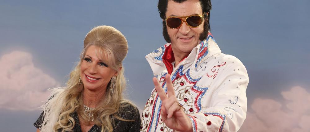 Fastnacht in Franken - und Bayerns Regierungschef Markus Söder schlüpft in die Rolle von Elvis Presley.  