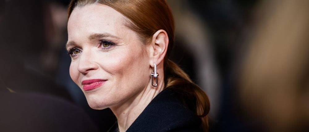 Schauspielerin und Regisseurin Karoline Herfurth kritisiert unerreichbare Schönheitsideale. (Archivbild)