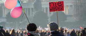 Zuletzt gingen viele Menschen für ein offenes Deutschland auf die Straßen.