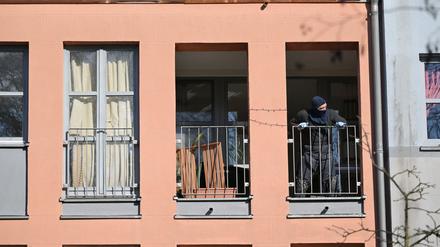 Sprengstoffverdacht im Zusammenhang mit den Ermittlungen wegen einer mutmaßlichen Anschlagsplanung: Die Polizei findet einen verdächtigen Gegenstand in einer Wohnung in Potsdam. 