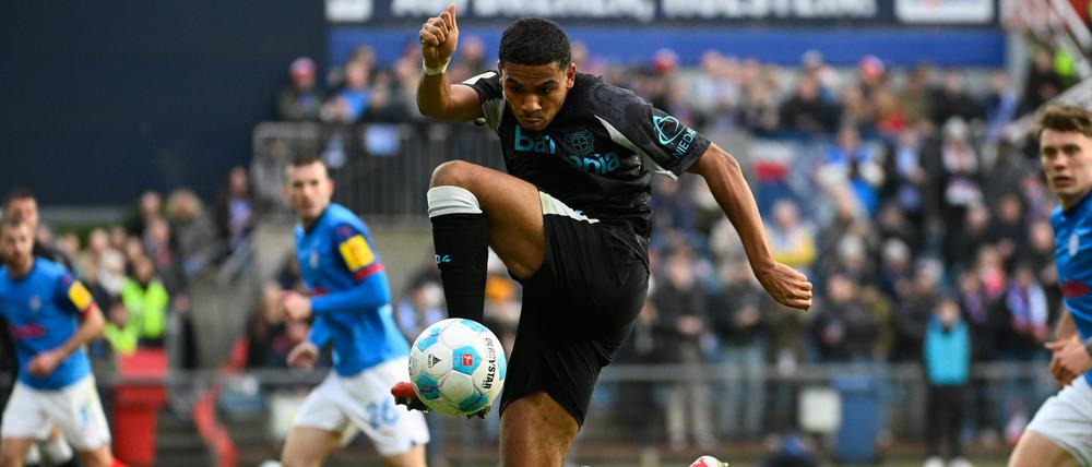 Amine Adli traf kurz vor der Pause schon zum vorentscheidenden 2:0 für Leverkusen.