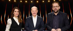 Linda Zervakis, Olaf Scholz und Paul Ronzheimer (von links nach rechts).