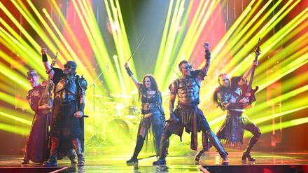 Mit einem Spektakel brachte die Mittelalter-Rockband Feuerschwanz die Juroren im deutschen ESC-Vorentscheid zum Rätseln.