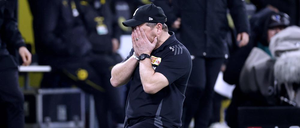 Union-Trainer Steffen Baumgart mochte nicht mehr hinsehen.