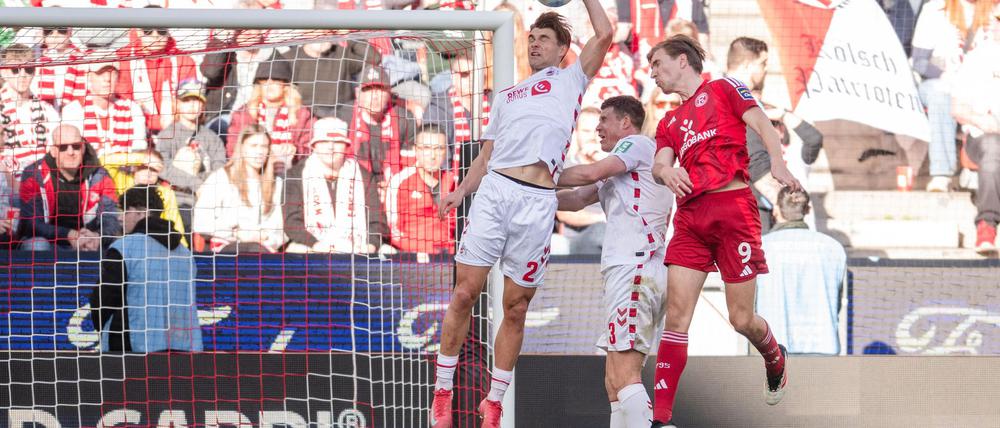 Handelfmeter für Düsseldorf.