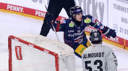 Der saß. Ty Ronning hat zum 1:1 für die Eisbären getroffen.