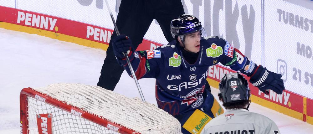 Der saß. Ty Ronning hat zum 1:1 für die Eisbären getroffen.