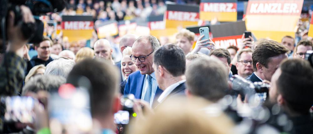 Friedrich Merz in Vechta: Der Kanzlerkandidat der CDU im Rasta Dome im niedersächsischen Vechta.