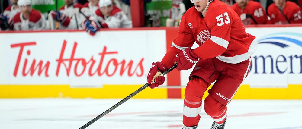 Moritz Seider gelang bereits der 30. Assist in dieser Spielzeit.